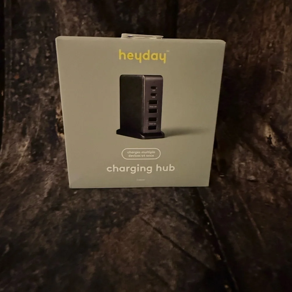 6-Port Charging Hub Vertical 2C + 4A - heyday™ Black Saffiano: USB Tower Charger
